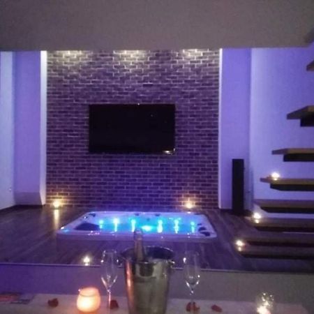 Magnifique Loft Avec Jacuzzi Et Sauna Privatif Ferriere-la-Grande Luaran gambar