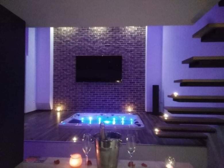 Magnifique Loft Avec Jacuzzi Et Sauna Privatif Ferriere-la-Grande Luaran gambar