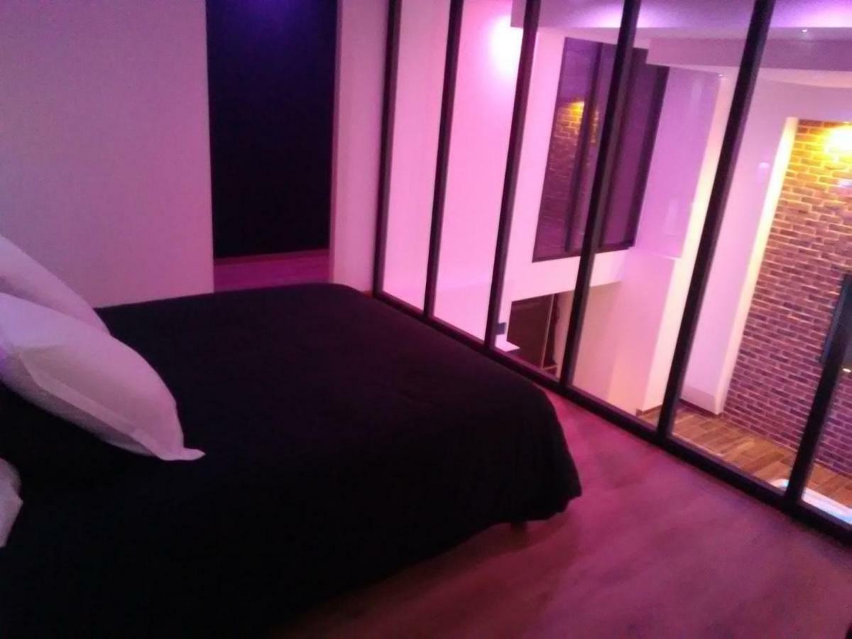 Magnifique Loft Avec Jacuzzi Et Sauna Privatif Ferriere-la-Grande Luaran gambar